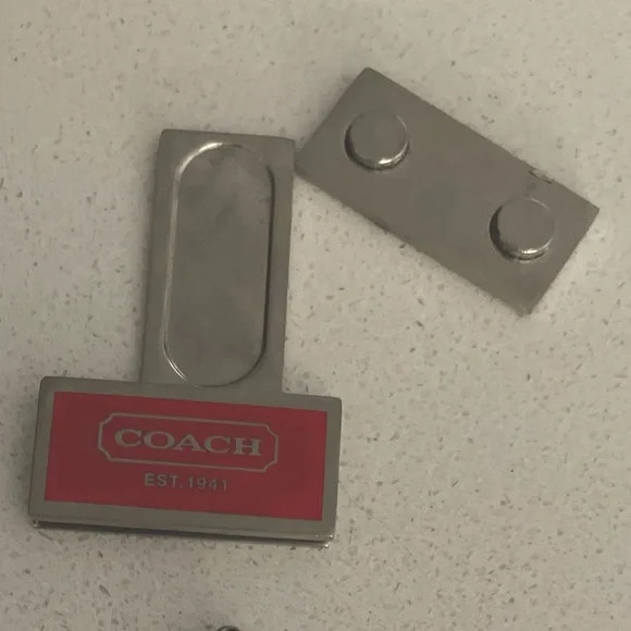 Coach Magnetic Pin - Picture 2 of 2